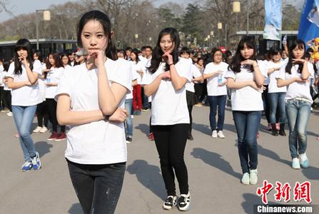 获认可!胡明轩继续任男篮队长! 对关岛蒙古渴望大胜